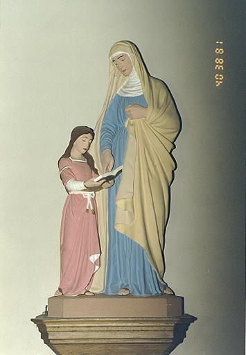 Vue d'ensemble d'un groupe sculpté : éducation de la Vierge.