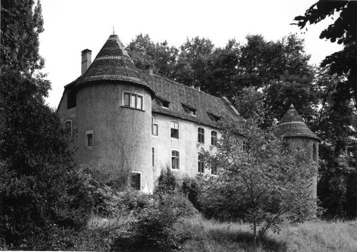 Vue d'ensemble de la façade ouest.