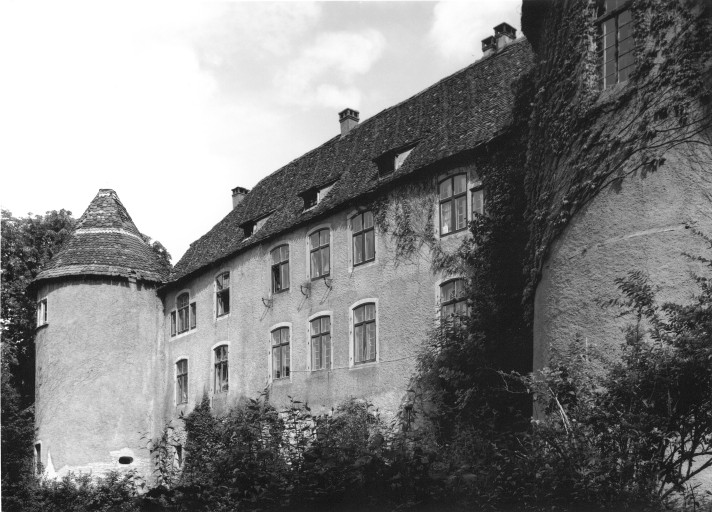 Vue d'ensemble de la façade ouest.