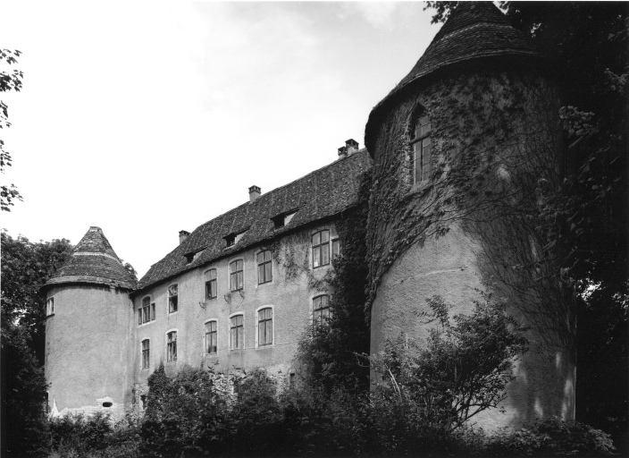 Vue d'ensemble de la façade ouest.