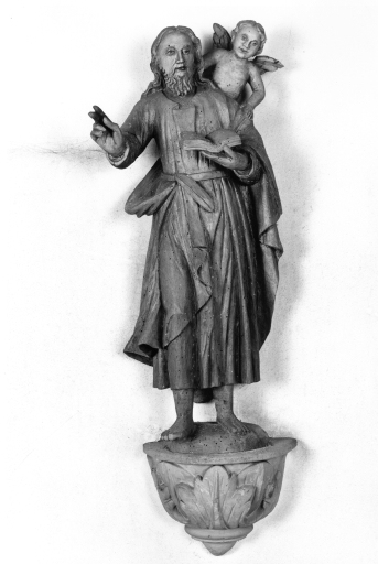 Statue de l'ancienne chaire : saint Matthieu.