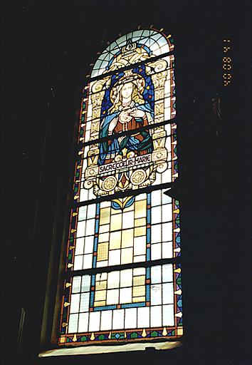 Vue d'ensemble de la verrière du sacré coeur de la Vierge (baie No 2).