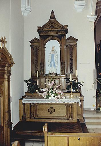 Vue d'ensemble de l'autel de la Vierge.