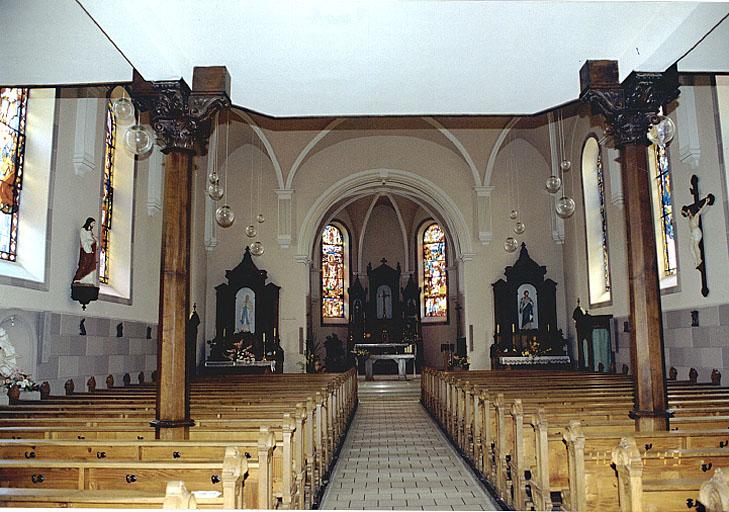 Vue de la nef et du choeur depuis la tribune d'orgue.