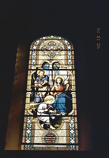 Vue d'ensemble de face : la sainte Famille.