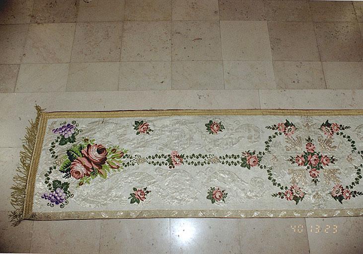 Tapis de dessus d'autel : détail d'une extrémité.