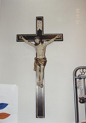 Vue d'ensemble d'une croix.