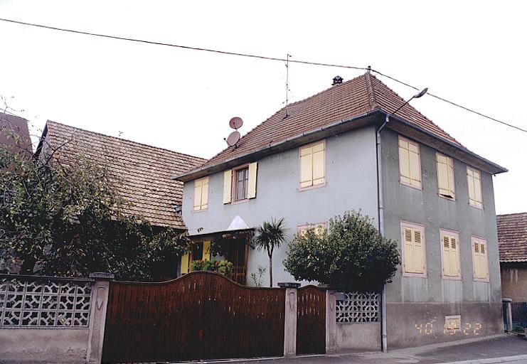 Vue d'ensemble de la ferme No 29, rue principale.