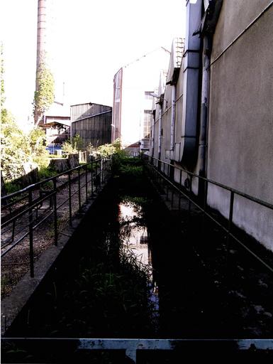 Portion du bief de dérivation longeant le site au sud (emprise Clemessy).