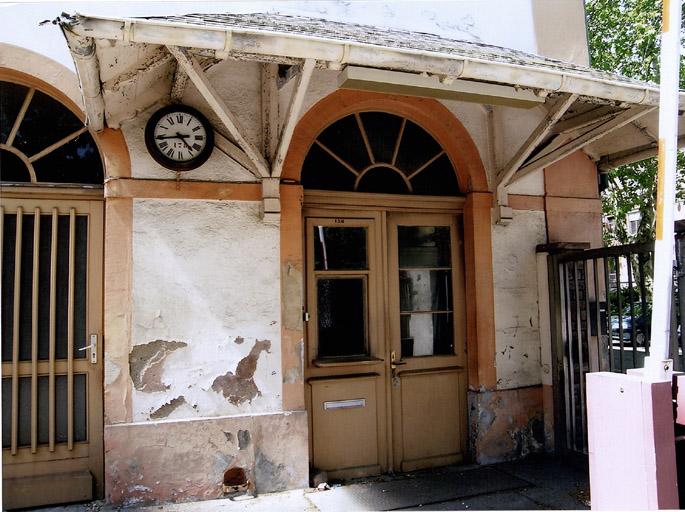 Bât. 25: entrée est de l'ancienne chaufferie de 1842.