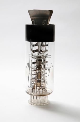 Générateur d'ondes électromagnétiques : tube redresseur de puissance (?)
