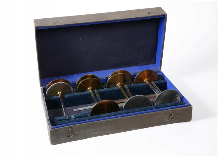 Vue générale des disques dans leur coffret.