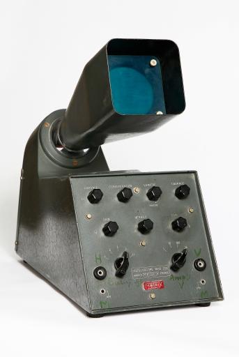 Instrument de mesure des phénomènes ondulatoires électromagnétiques : oscilloscope cathodique Métrix