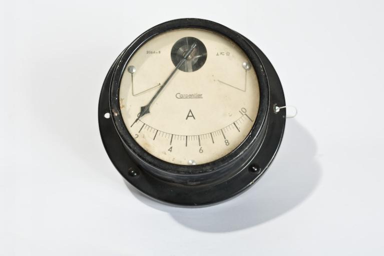 Instruments de mesure de forces électromotrices : ensemble de deux ampèremètres Jules Carpentier No 3064-8 et No 3064-10