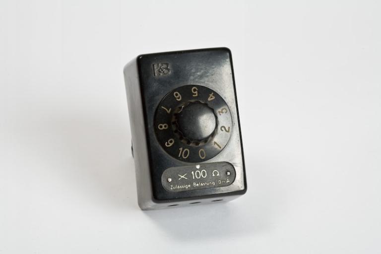Instrument de mesure de forces électromotrices : boîte de résistance ou de dérivation Hartmann & Braun N°5985