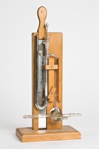 Instrument de mesure des forces, des poids et des pressions, baromètre