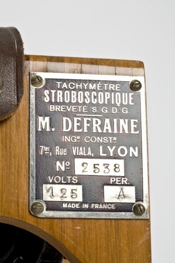 Vue de la plaque signalétique.