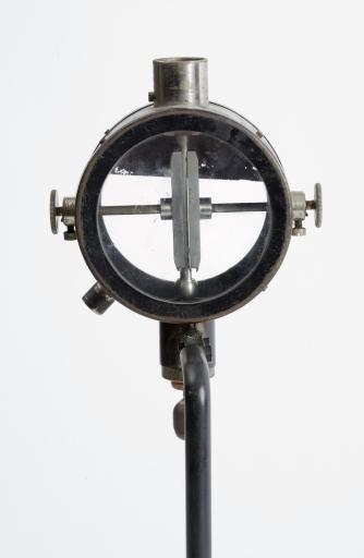 Vue de la partie supérieure de l'électroscope.