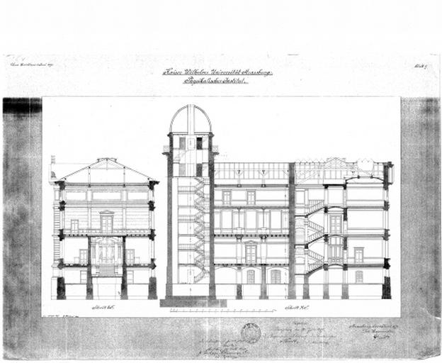 Coupe transversale de l'aile ouest, au niveau de la façade sud et de l'escalier du vestibule (à gauche) et coupe transversale de l'aile ouest et de la partie médiane du bâtiment, incluant la tour.