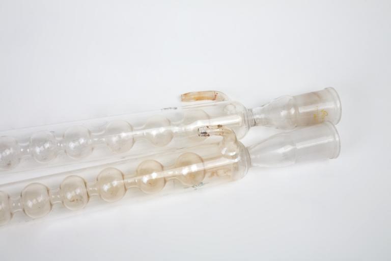 Vue de l'extrêmité droite des tubes.