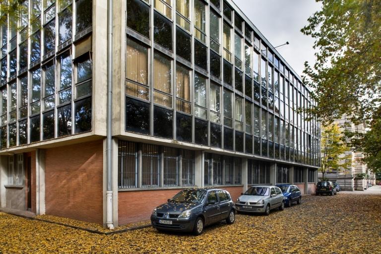 Vue de l'extension de l'Institut de Physique construite dans les années 1960.