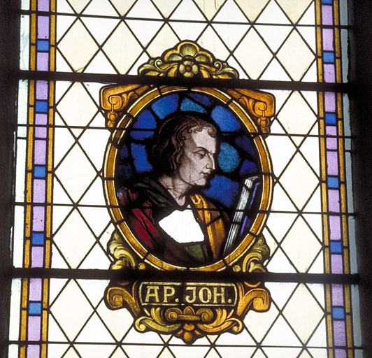 2 verrières : saint Jean l'Evangéliste, Christ de Pitié