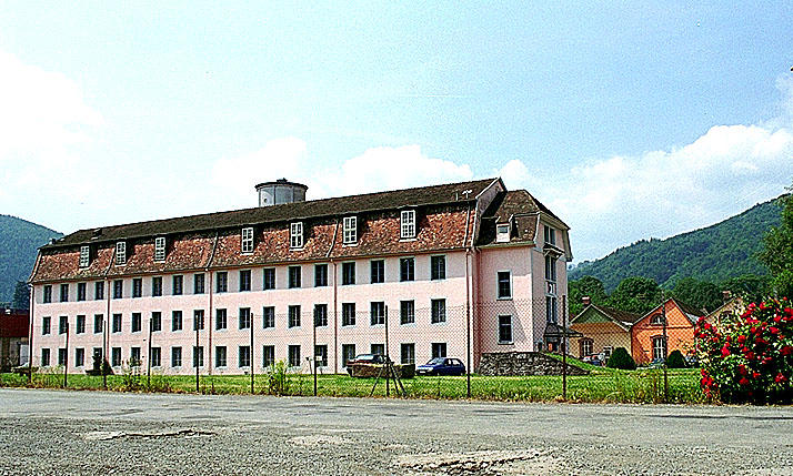 Bâtiments.
