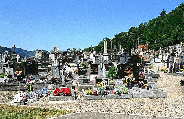 Partie gauche du cimetière.