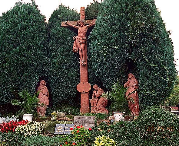 Calvaire édicule (calvaire de cimetière) : Calvaire