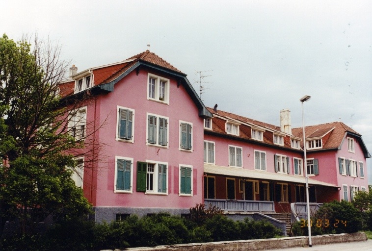 Foyer de célibataires. Vue d'ensemble depuis le sud-ouest.