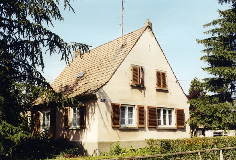 Vue de trois-quarts des maisons depuis le nord-est.