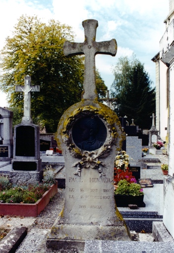 Monument funéraire de Paul Henner