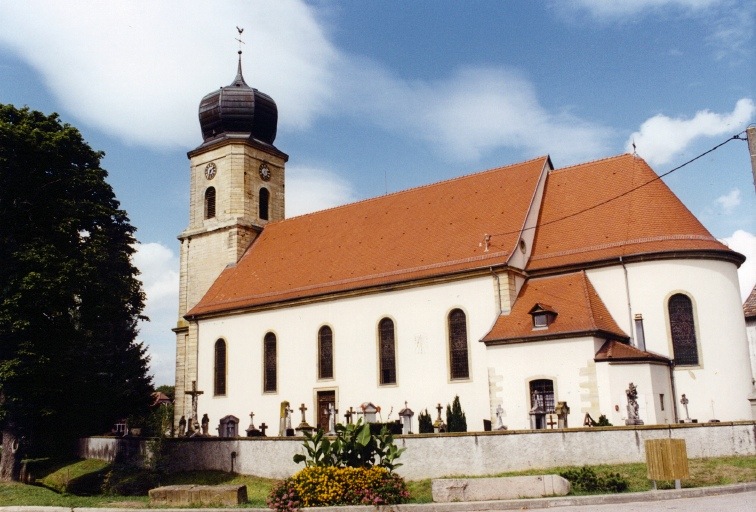 Vue générale de l'église, façade sud.