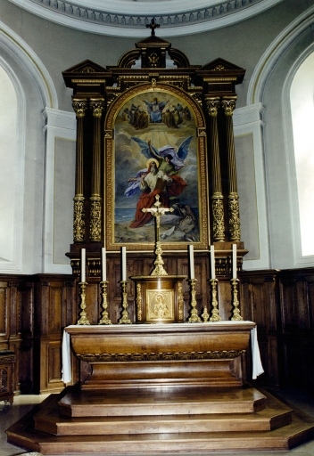 Autel et ensemble de mobilier liturgique