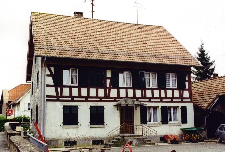 Ferme, vue de la façade latérale sud.