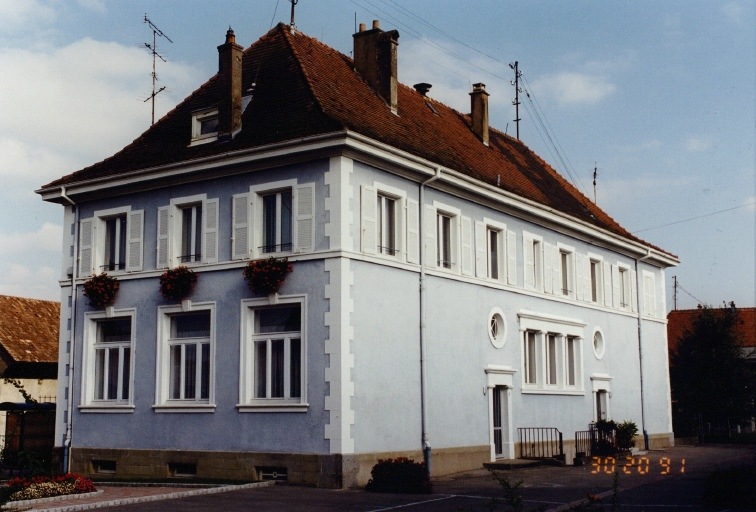 Vue d'ensemble de la façade arrière.