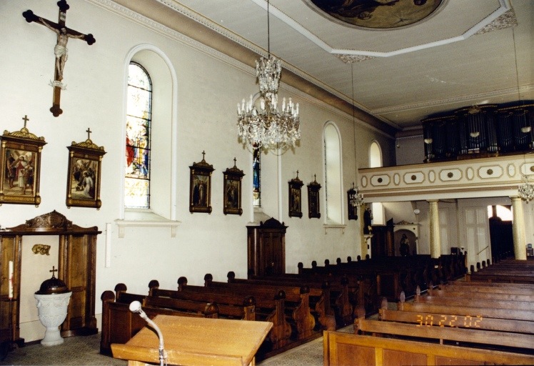 Vue d'ensemble de l'intérieur, depuis l'entrée du choeur.