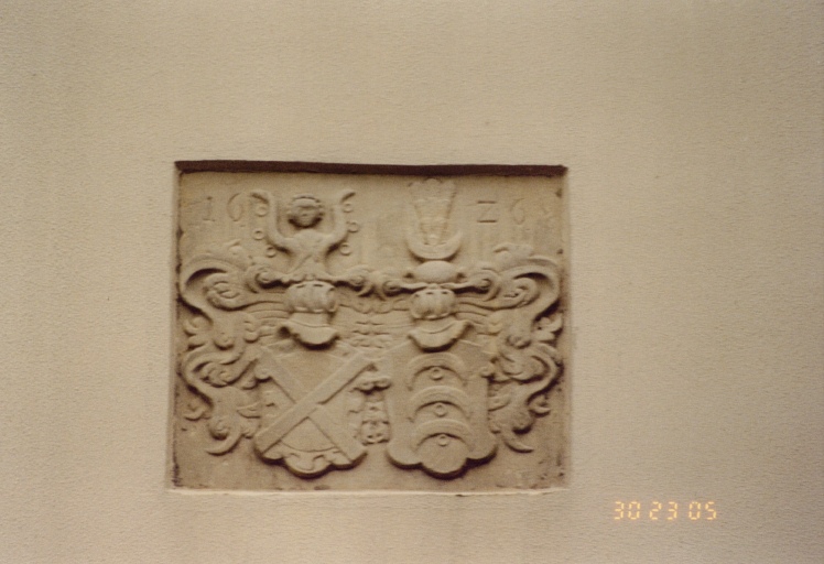 Plaque aux armoiries des nobles de Schauenbourg et de Stadion, et datée 1626.