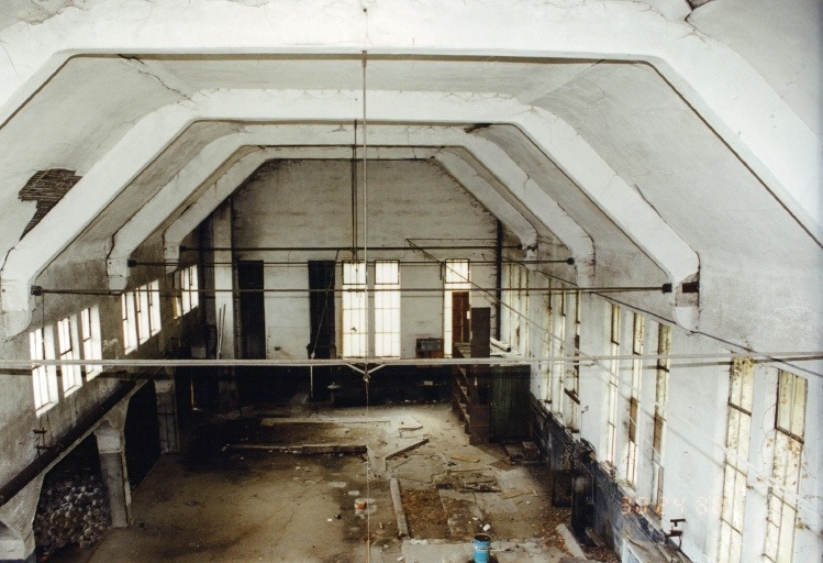 Vue intérieure du hall d'embouteillage.