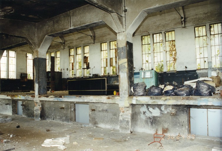 Vue intérieure du hall d'embouteillage, depuis le vaisseau est.