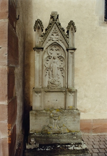 Monument sépulcral du curé François-Joseph Brucker, 1865.