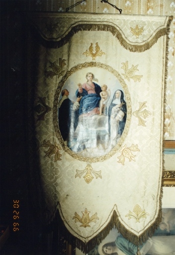 Bannière de la Vierge au Rosaire (conservée au presbytère).