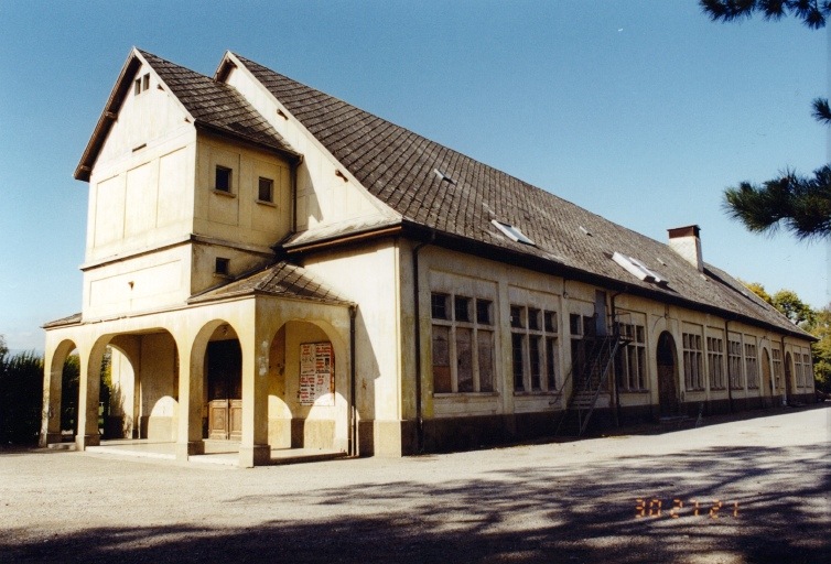 Salle des fêtes de la cité Rossalmend