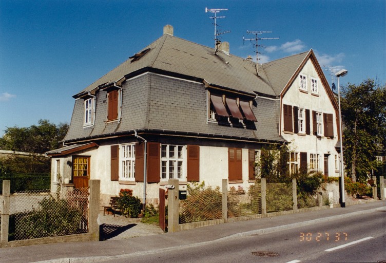 Maison d'ouvriers. Vue de trois-quarts depuis le sud-ouest.