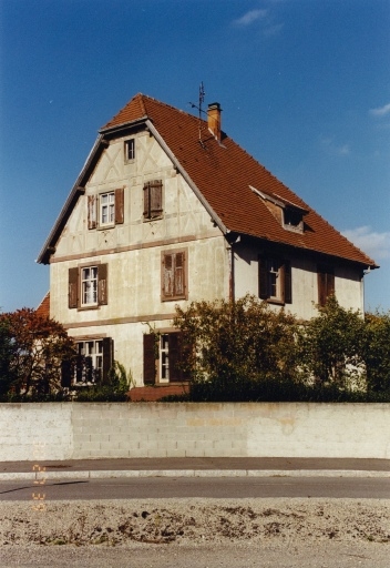 Maison d'ingénieur. Vue de trois-quarts depuis le sud-ouest.