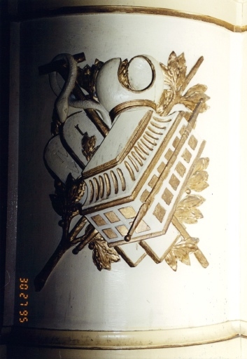 Détail d'un angle, décor en bas-relief (Ancien Testament).