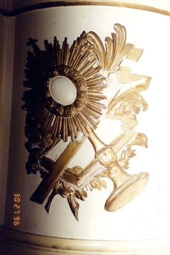 Détail d'un angle, décor en bas-relief (Nouveau Testament).