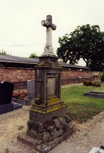 Monument sépulcral. Vue d'ensemble.