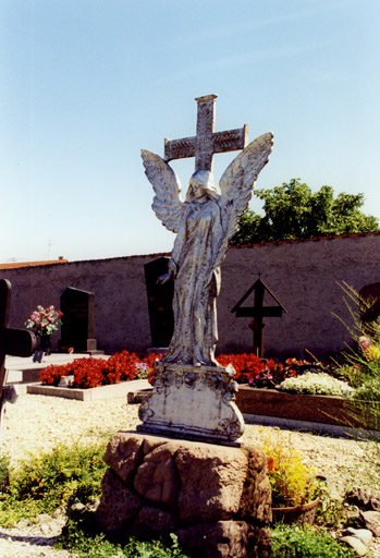 Croix funéraire. Vue d'ensemble.