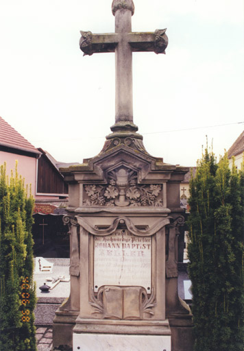 Monument sépulcral du curé J. B. Zeller.